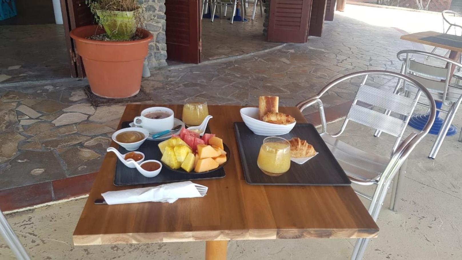 Studio Kaz Ananas Au Manganao Saint-Francois  Ngoại thất bức ảnh